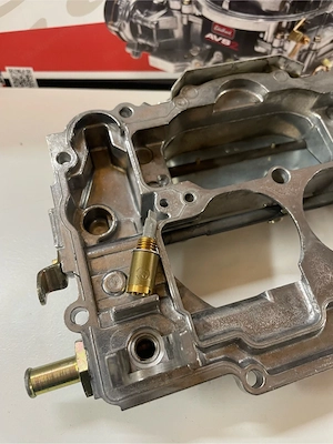 Edelbrock Performer 1406 Vergaser Bild 7