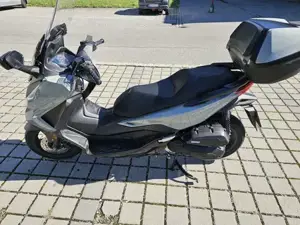 Honda Forza 125ccm Bild 2