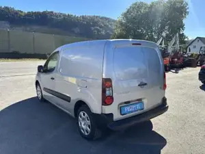 Peugeot Partner Kombi Bild 14