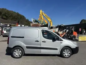 Peugeot Partner Kombi Bild 6