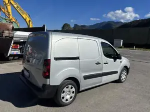 Peugeot Partner Kombi Bild 9