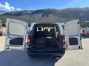 Peugeot Partner Kombi Bild 12