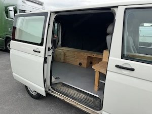 Volkswagen T5 Kastenwagen STHZ Bild 6