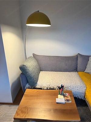 Designer Bogenleuchte in gelb Bild 4