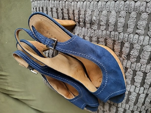 Diverse getragene  Schuhe  