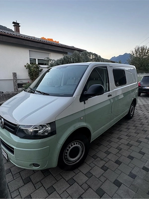Volkswagen T5 mit camperausbau