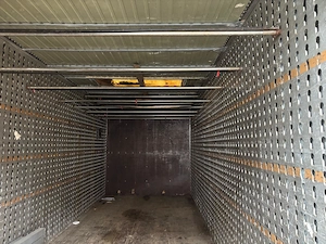 Container, Lagerraum, einfaches und schnelles Verladen, Befördern, Lagern und Entladen von Gütern Bild 3