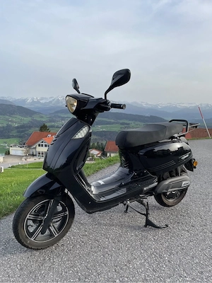 Moped (Lamar E-Planet Elektro Roller) Bild 4