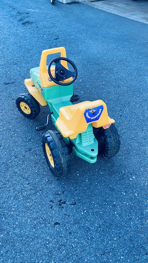 Kinder Traktor Bild 3