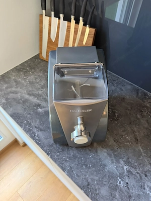 Häussler LUNA Nudelmaschine inkl. 15 Matrizen   neuwertig Bild 2