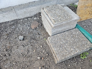 Betonplatten zu verschenken 