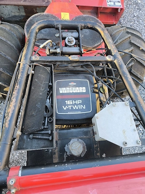 Aebi Hydrocut HC 55 mit 16 PS B&S-Motor und Schlegelmulcher  Bild 3