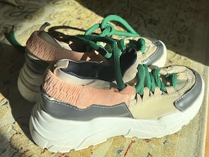 Sport Turnschuhe