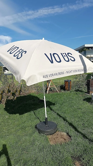 2 Sonnenschirme, 1 Schirmständer Bild 2