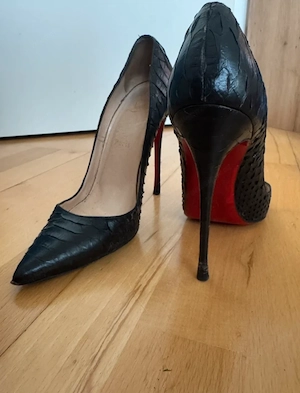 Sehr gebrauchte Louboutins