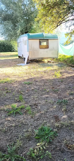 Wohnwagen leer trocken fahrbereit  Bild 3