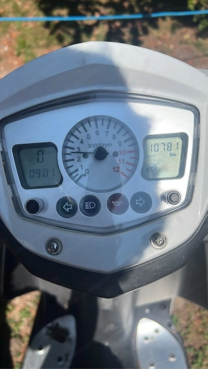 Tgb Bullet Roller Moped Bild 3