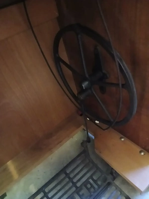 Nähmaschine mit Kasten Bild 3