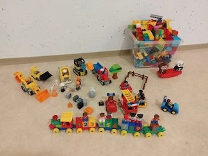 Lego Duplo Eisenbahn Sets plus Schienen und Zubehör Bild 2