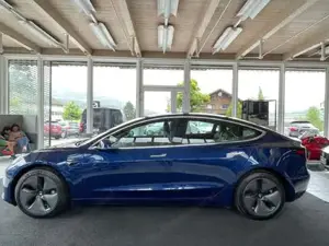 Tesla Model 3 Bild 2