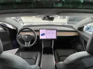 Tesla Model 3 Bild 7