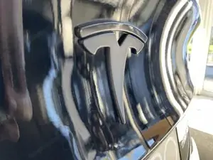 Tesla Model 3 Bild 2