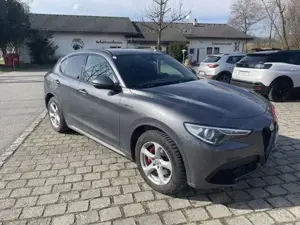 Alfa Romeo Stelvio Q4 VELOCE # Audi Q5, Mercedes, BMW X  Skoda Volvo XC Evoque Karoq  Quattro  Bild 2