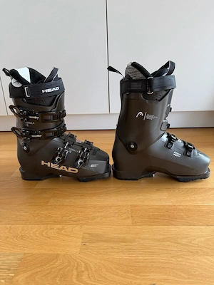 Top Skianzug, Jacke und Hose - wie neu! Bild 2