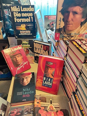 F1 Bücher Sammlung ein MUSS für Fans und Sammler.  Bild 4