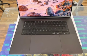Apple Macbook Pro 16 M5 Max - 2TB SSD - 36GB RAM - 32C GPU - Neuwertig Bild 2