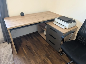 Schreibtisch inklusive Bürostuhl  Bild 3