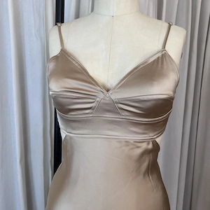 Smaragdgrünes Kleid Bild 5