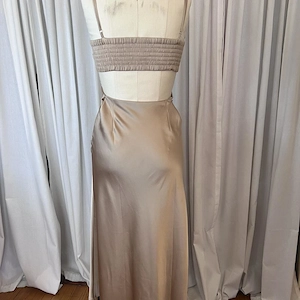 Smaragdgrünes Kleid Bild 2