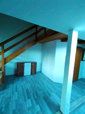 Dachwohnung zum Vermieten  Bild 4
