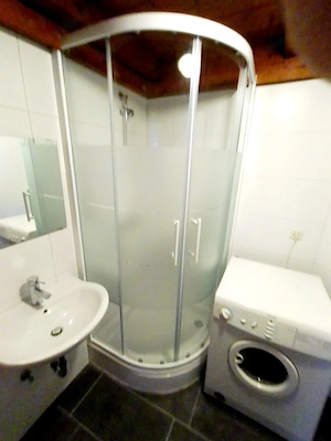Dachwohnung zum Vermieten  Bild 3