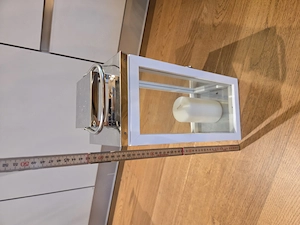 Weiße Laterne mit Glaseinsätzen und Metallgriff   ca. 42 cm hoch Bild 2