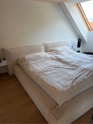 schönes beige Bett Bild 3