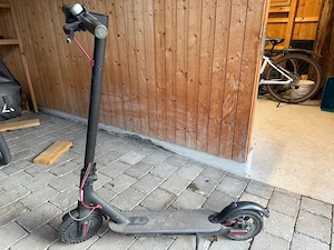 Xiaomi E-Scooter für Bastler   Defekt (Ladedefekt   Akku vermutlich defekt) Bild 3