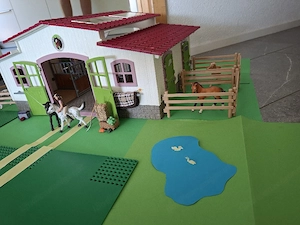 Schleich Pferdestall  Bild 2