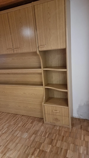 Wandschrank Bild 2