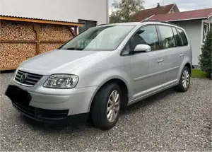 VW Touran 1.9 TDI   7-Sitzer   Gültiges Pickerl bis 01 2027 Bild 4