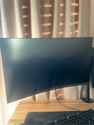 Gaming Bildschirm AOC 32 Zoll Curved Bild 2