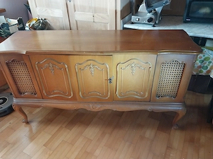 grundig musikschrank radio u, plattenspieler  L 140 b 45 H 80 cm  160 00   