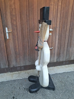 Schneemann aus Massivholz Bild 3