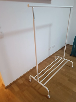 Ikea Garderobenständer zu verschenken Bild 3