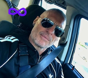 50 Jähriger Privatchauffeur Coach Sicherheit sucht neue Herausforderung 