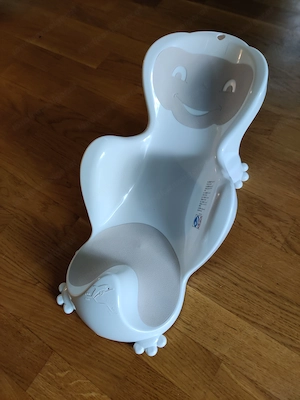 1* Gulligast Babygymnastikcenter   1*Badewanneneinsatz sowie ein Baby Mobile Bild 3