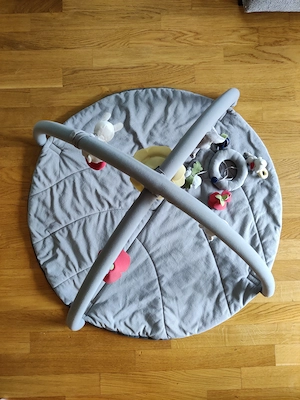 1* Gulligast Babygymnastikcenter   1*Badewanneneinsatz sowie ein Baby Mobile Bild 5