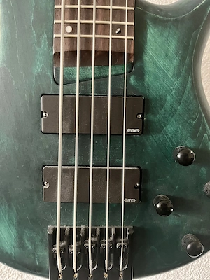 5-Saiter E-Bass   Eigenbau mit aktiven EMG-Pickups & Markenhardware Bild 2