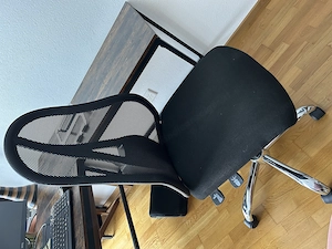 Home Office Station mit Geräten  Bild 5